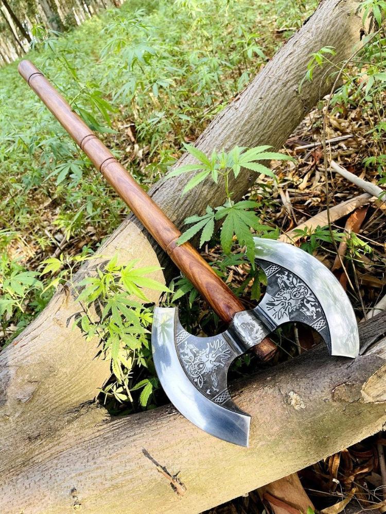 Personalized Nordic Yuletide Axe featuring engraving options, high carbon steel blade, and ash wood handle, available with a wooden box for a complete Christmas gift.