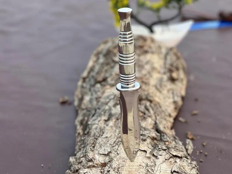 Premium Carbon Steel Tri|Dagger with Round Handle