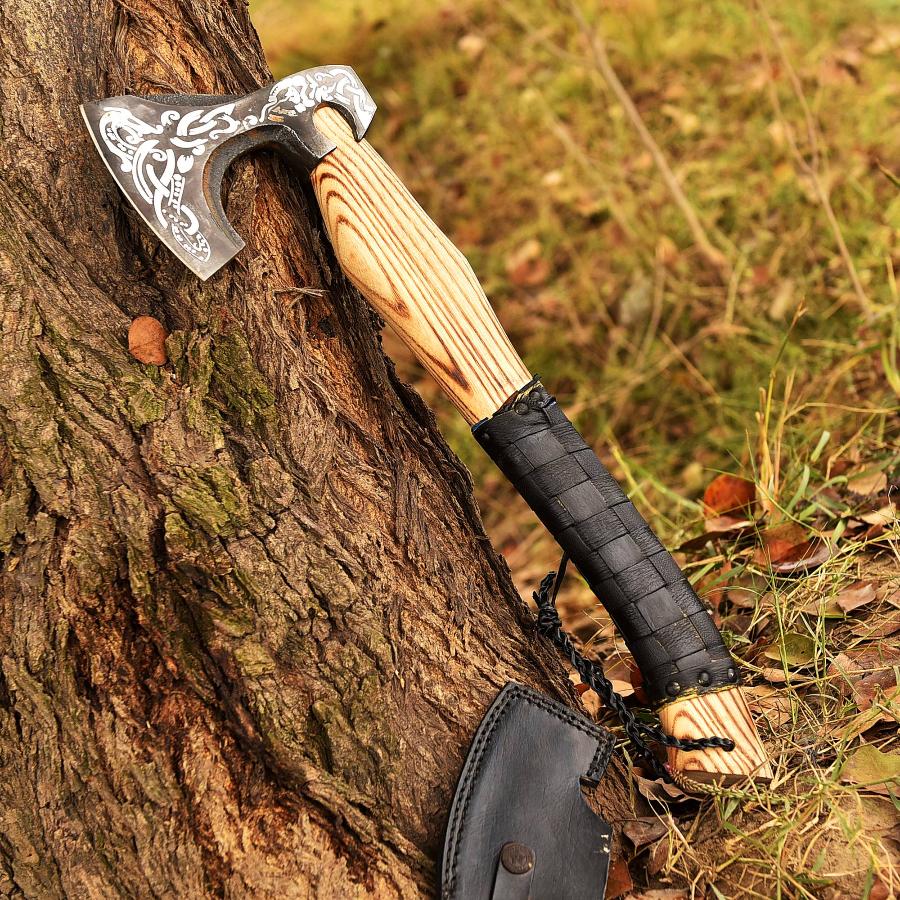 Unique Christmas Fury Axe for Dad, crafted with a high carbon steel blade and ash wood handle, with an optional wooden box for a memorable Christmas gift.

